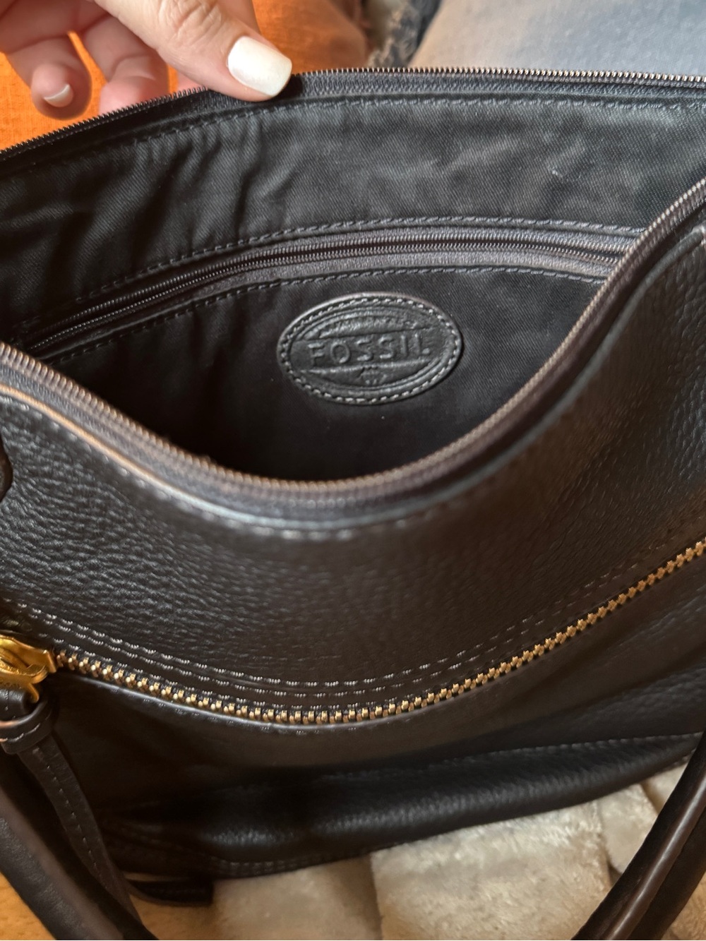 Fossil Black Pebbled Leather Shoulder Bag with Gold Hardware - Picture 5 of 5
